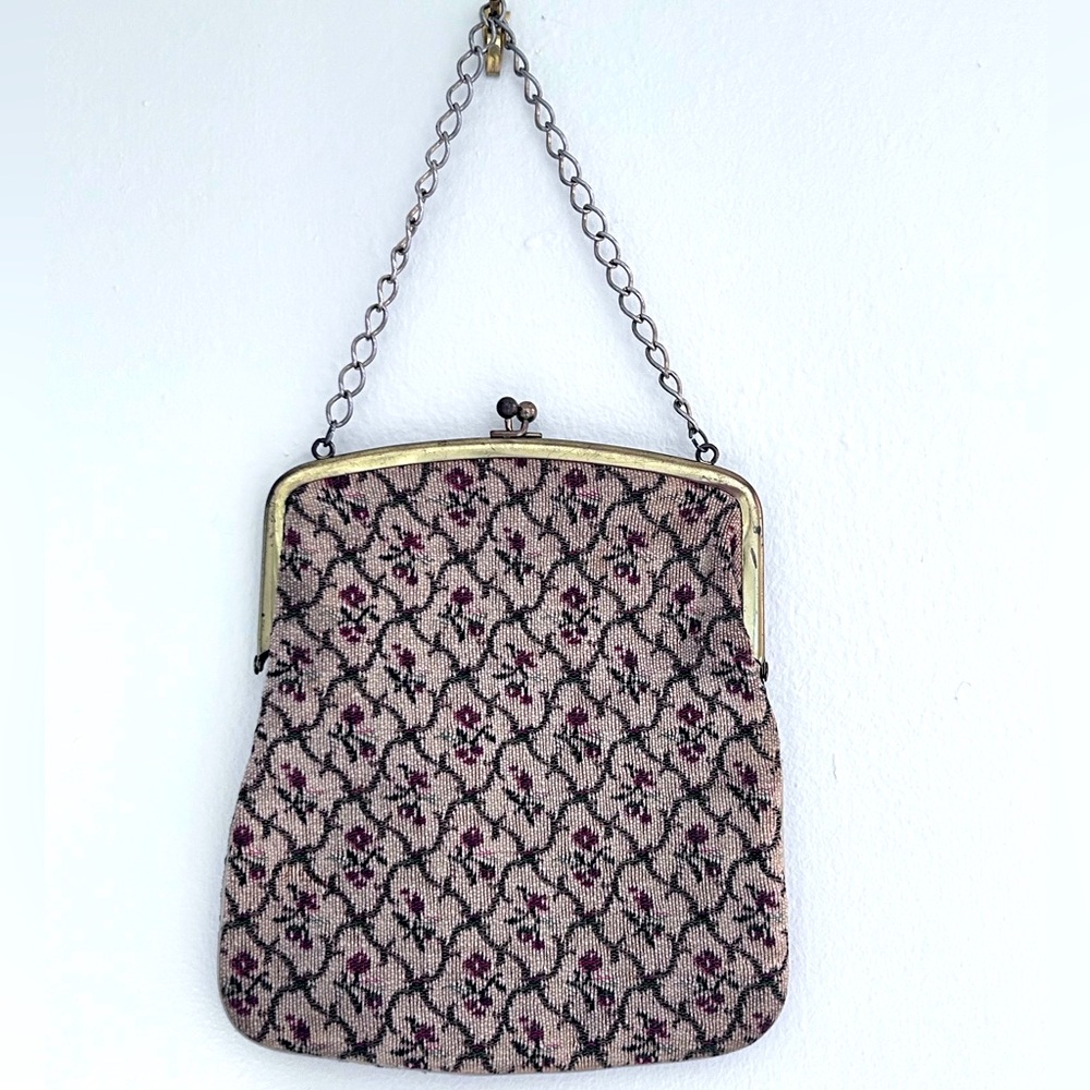 💥VINTAGE💥1950s Tapestry Kiss Clutch Needlepoint Carpet Floral Hinge Purse WOW